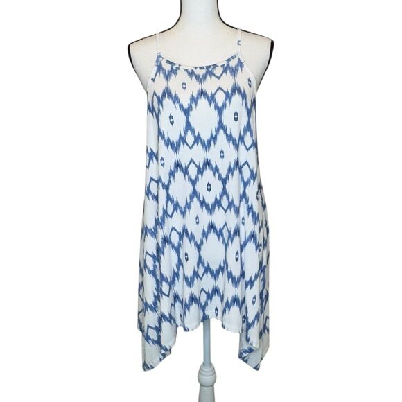 Torrid Super Soft White & Blue Ikat Print Tank Top - Size 1X - Picture 3 of 9